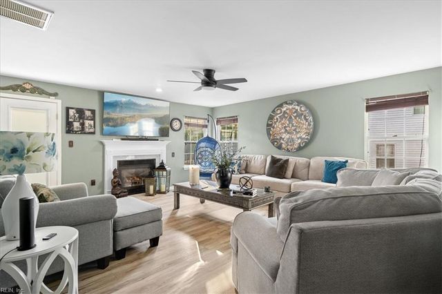 6715 Burbage Landing CIR, Suffolk, VA 23435