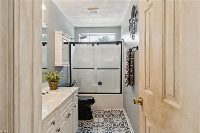 6715 Burbage Landing CIR, Suffolk, VA 23435