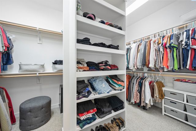 595 Troy Ave, West Richland, WA 99353