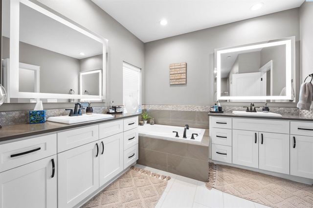 595 Troy Ave, West Richland, WA 99353