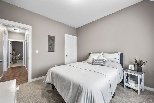 595 Troy Ave, West Richland, WA 99353