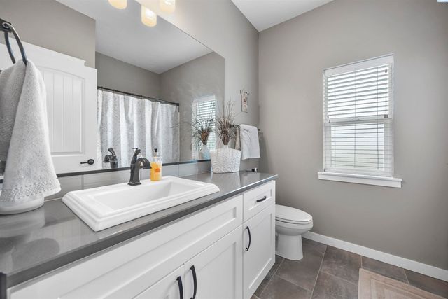 595 Troy Ave, West Richland, WA 99353