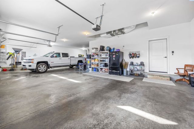 595 Troy Ave, West Richland, WA 99353