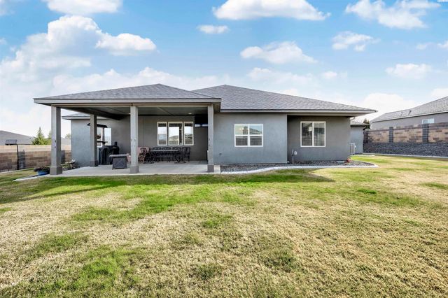 595 Troy Ave, West Richland, WA 99353