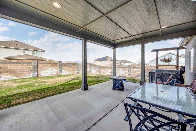 595 Troy Ave, West Richland, WA 99353