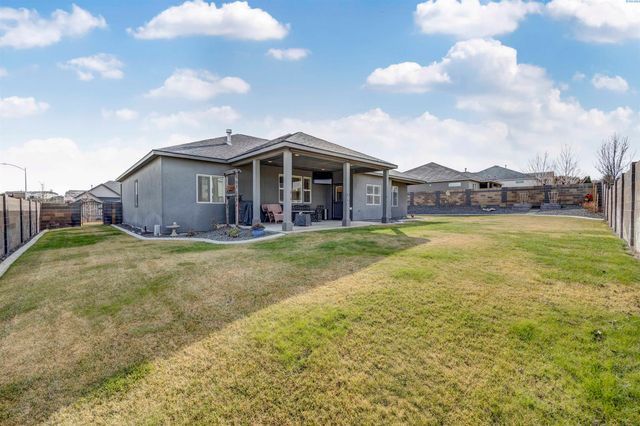 595 Troy Ave, West Richland, WA 99353