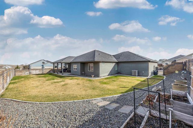 595 Troy Ave, West Richland, WA 99353