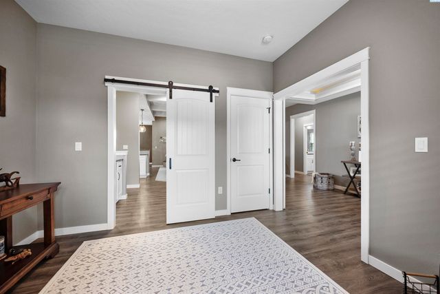 595 Troy Ave, West Richland, WA 99353