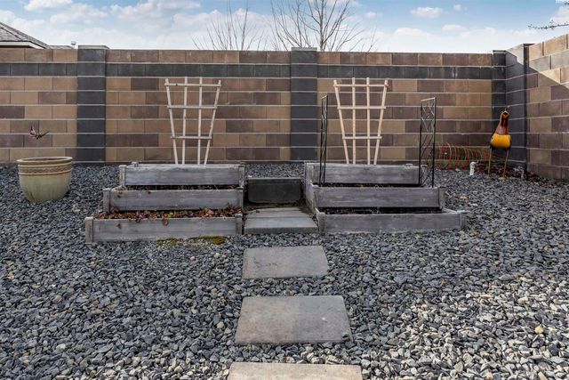 595 Troy Ave, West Richland, WA 99353