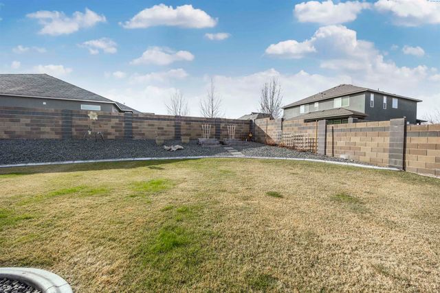 595 Troy Ave, West Richland, WA 99353