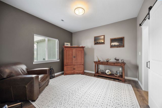 595 Troy Ave, West Richland, WA 99353