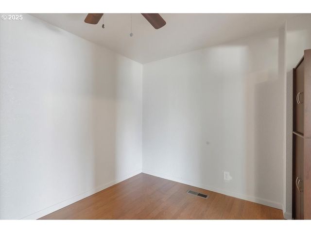 260 Se PORT Ave, Lincoln City, OR 97367