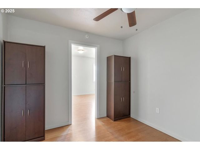 260 Se PORT Ave, Lincoln City, OR 97367