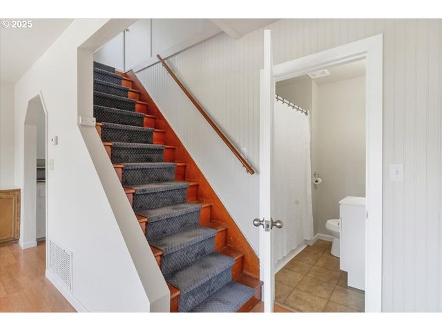 260 Se PORT Ave, Lincoln City, OR 97367