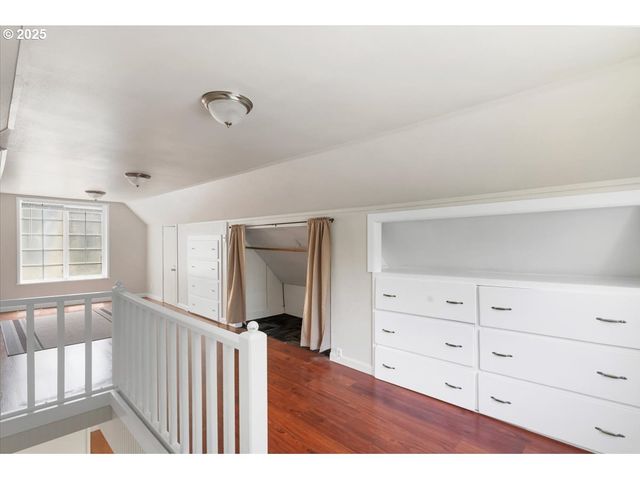 260 Se PORT Ave, Lincoln City, OR 97367