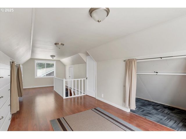 260 Se PORT Ave, Lincoln City, OR 97367