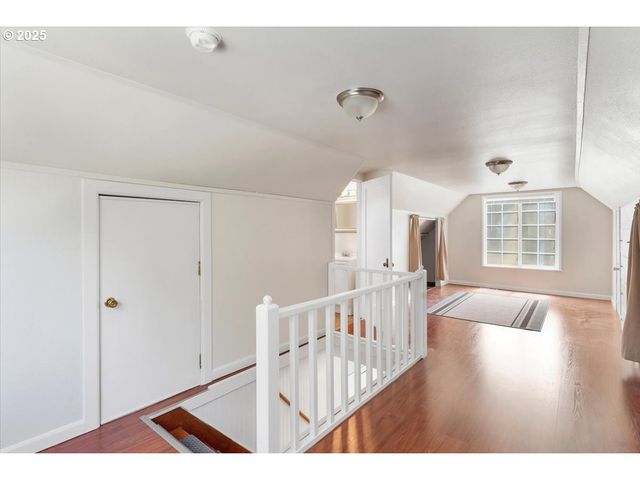 260 Se PORT Ave, Lincoln City, OR 97367