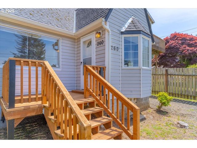 260 Se PORT Ave, Lincoln City, OR 97367