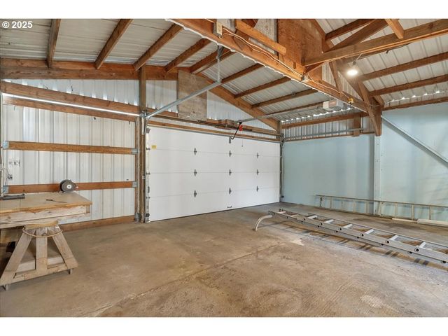 260 Se PORT Ave, Lincoln City, OR 97367