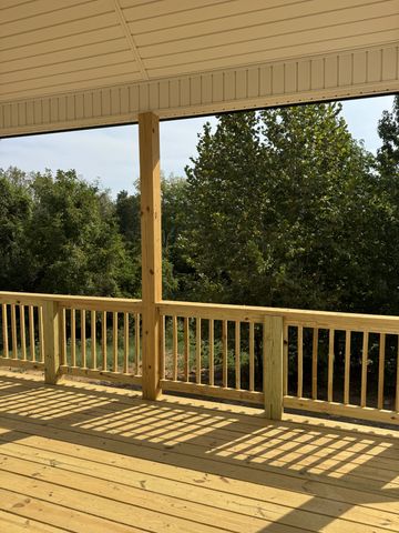 169 Dewberry Ct, Clarksville, TN 37042