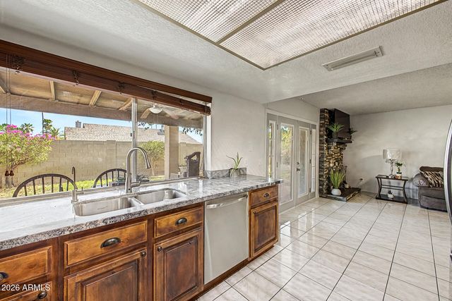 3215 W PARADISE Lane, Phoenix, AZ 85053
