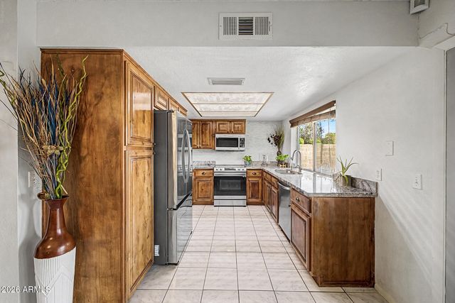 3215 W PARADISE Lane, Phoenix, AZ 85053