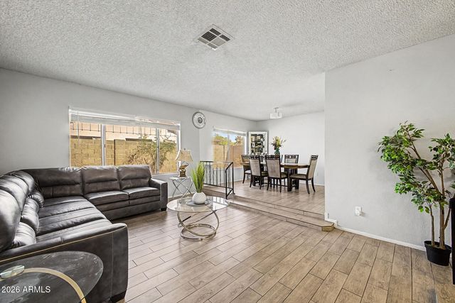 3215 W PARADISE Lane, Phoenix, AZ 85053