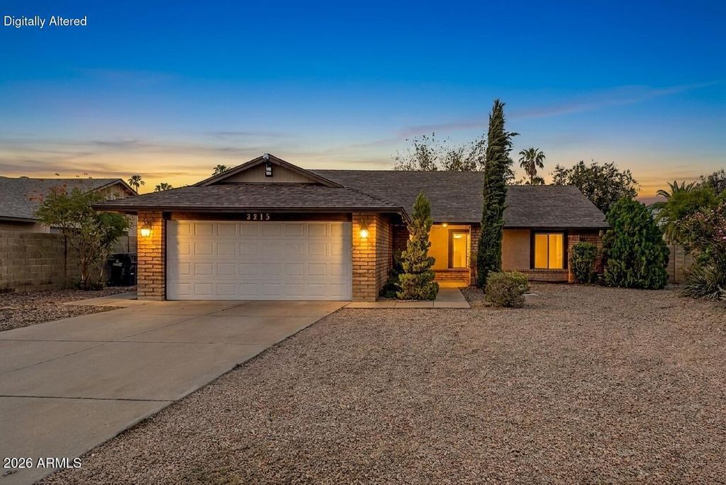 3215 W PARADISE Lane, Phoenix, AZ 85053 — photo 2