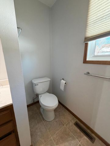 910 2nd Street NE, Roseau, MN 56751