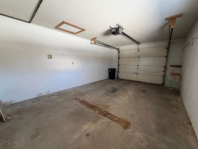 910 2nd Street NE, Roseau, MN 56751