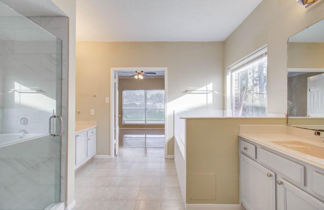 10615 Alderford Ct, Houston, TX 77070