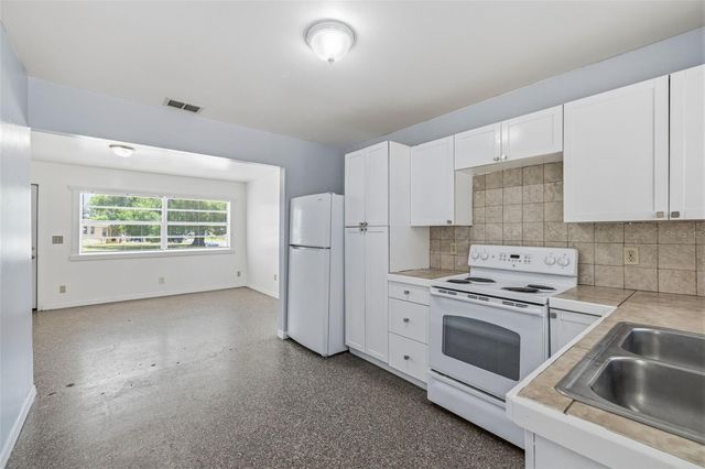6802 LARMON STREET, Tampa, FL 33634
