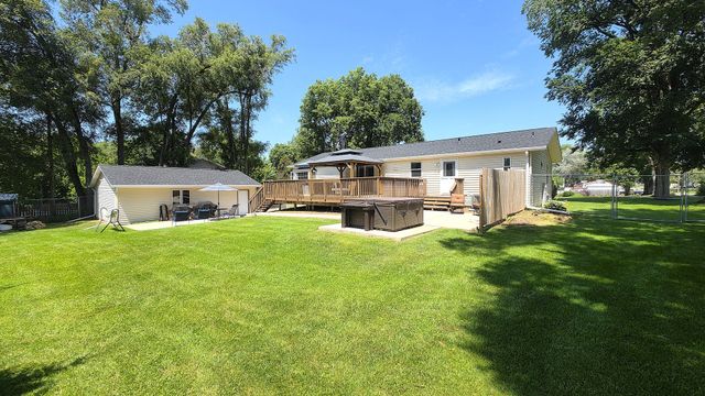 1941 W 53rd Street, Davenport, IA 52806