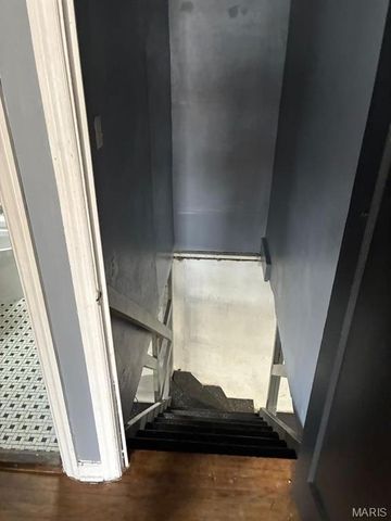 10194 Cloverdale Drive, St Louis, MO 63136