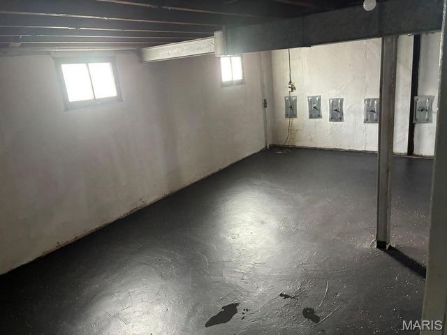 10194 Cloverdale Drive, St Louis, MO 63136