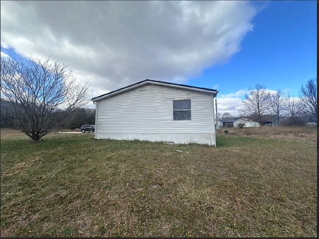 114 Iron Works Road, Irvine, KY 40336