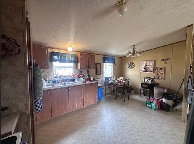 114 Iron Works Road, Irvine, KY 40336