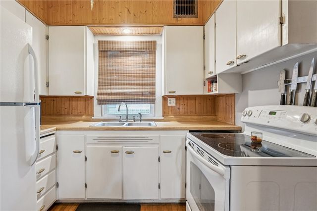 203 NE 27th Street, Cedar Rapids, IA 52402