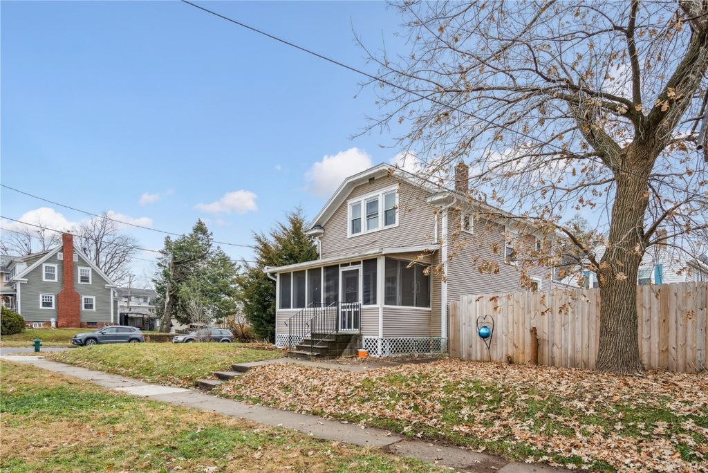 203 NE 27th Street, Cedar Rapids, IA 52402