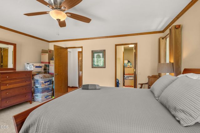 11178 E Evans Creek Road, Rogue River, OR 97537