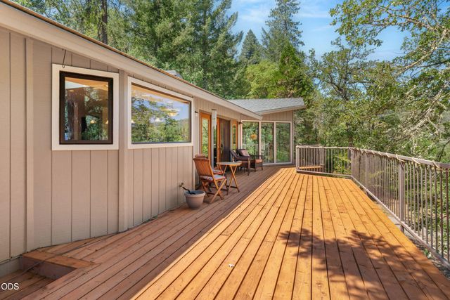 11178 E Evans Creek Road, Rogue River, OR 97537