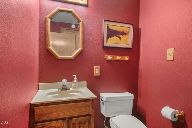 11178 E Evans Creek Road, Rogue River, OR 97537