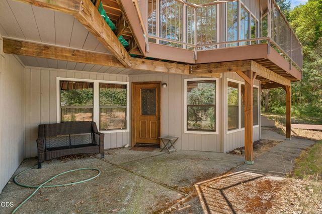 11178 E Evans Creek Road, Rogue River, OR 97537