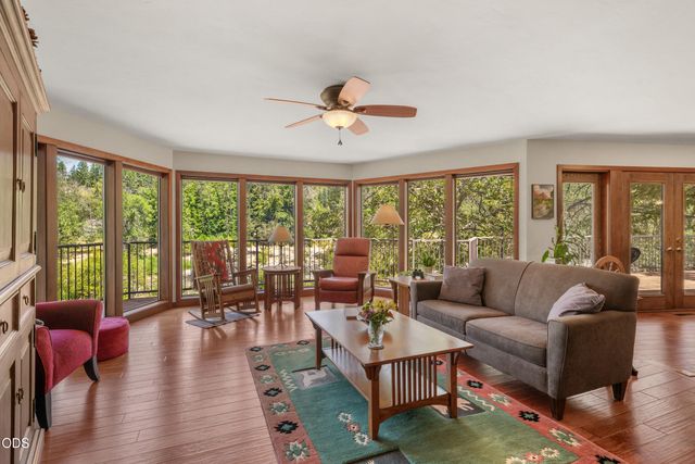 11178 E Evans Creek Road, Rogue River, OR 97537