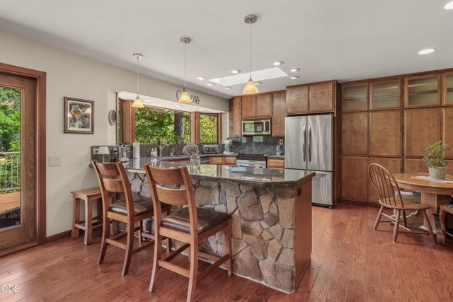 11178 E Evans Creek Road, Rogue River, OR 97537