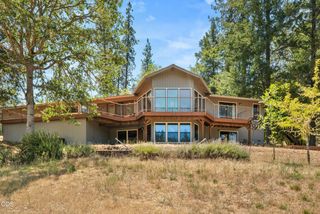 11178 E Evans Creek Road, Rogue River, OR 97537