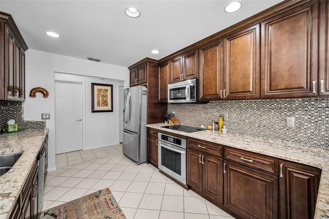 2814 JARVIS CIRCLE, Palm Harbor, FL 34683