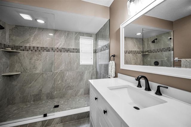 2814 JARVIS CIRCLE, Palm Harbor, FL 34683