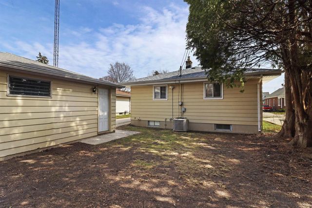 3900 11th AVENUE, Kenosha, WI 53140