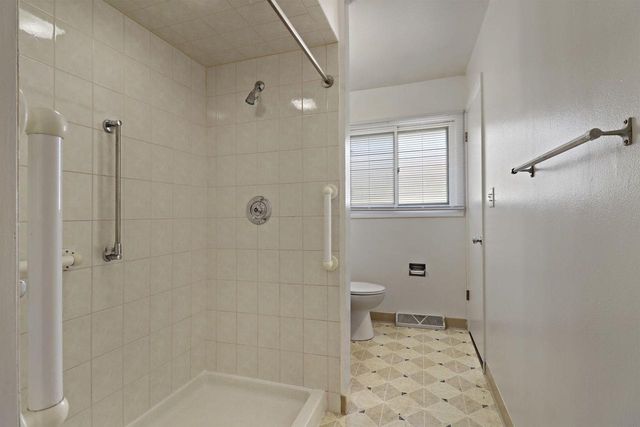 3900 11th AVENUE, Kenosha, WI 53140